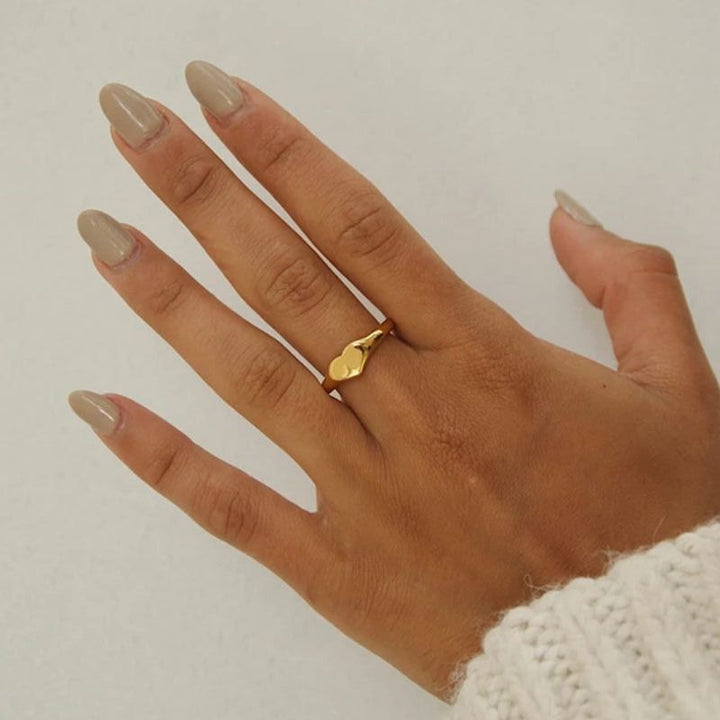 Amora Ring